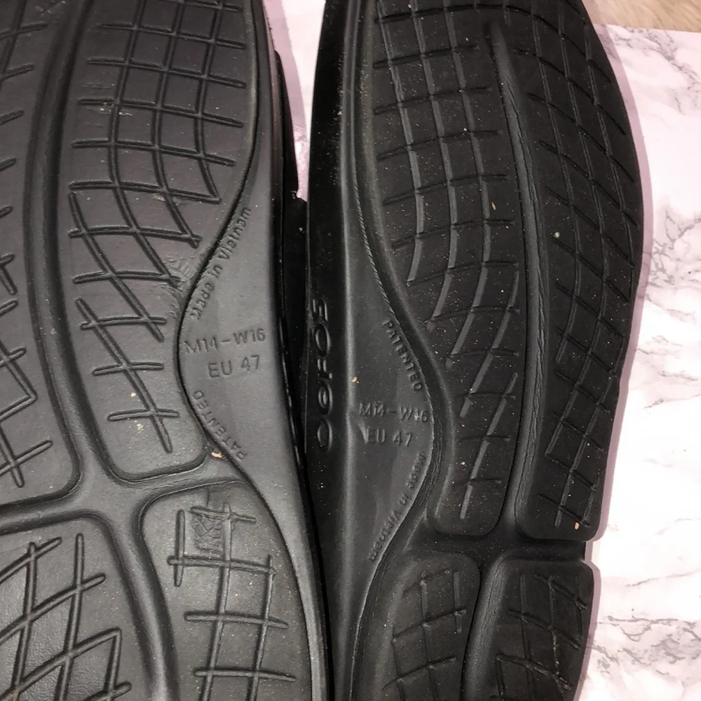 Oofos men’s black slide on sandals size EU 47/M14-W16